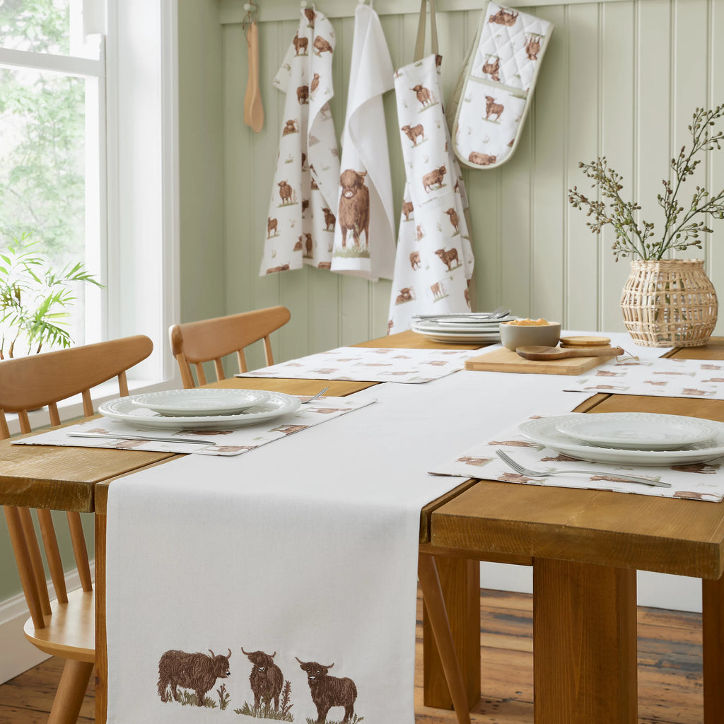 Catherine Lansfield Angus Highland Cow Cotton Dining Placemats 4 Pack in Natural