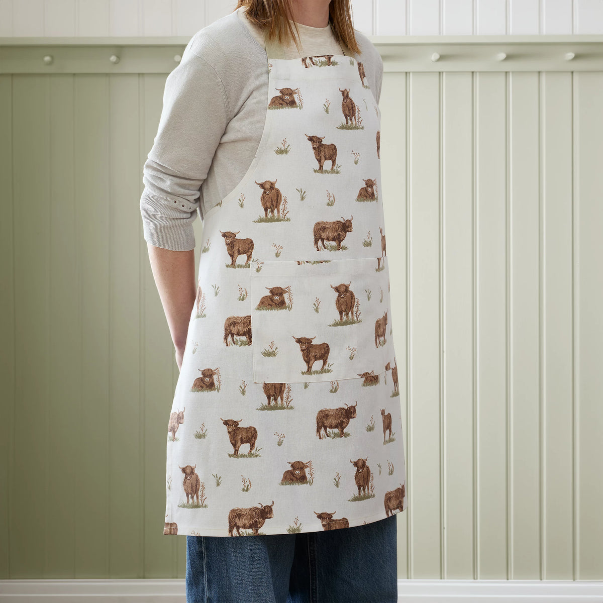 Catherine Lansfield Angus Highland Cow Cotton Kitchen Adult Apron in Natural