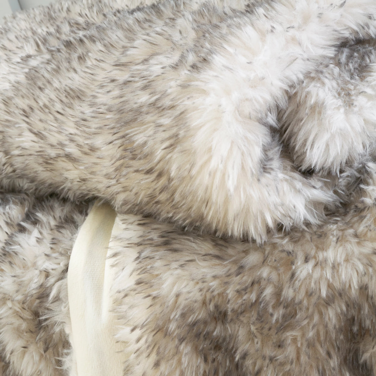 Catherine Lansfield Arctic Fox Cosy Faux Fur 130x170cm Blanket Throw Grey