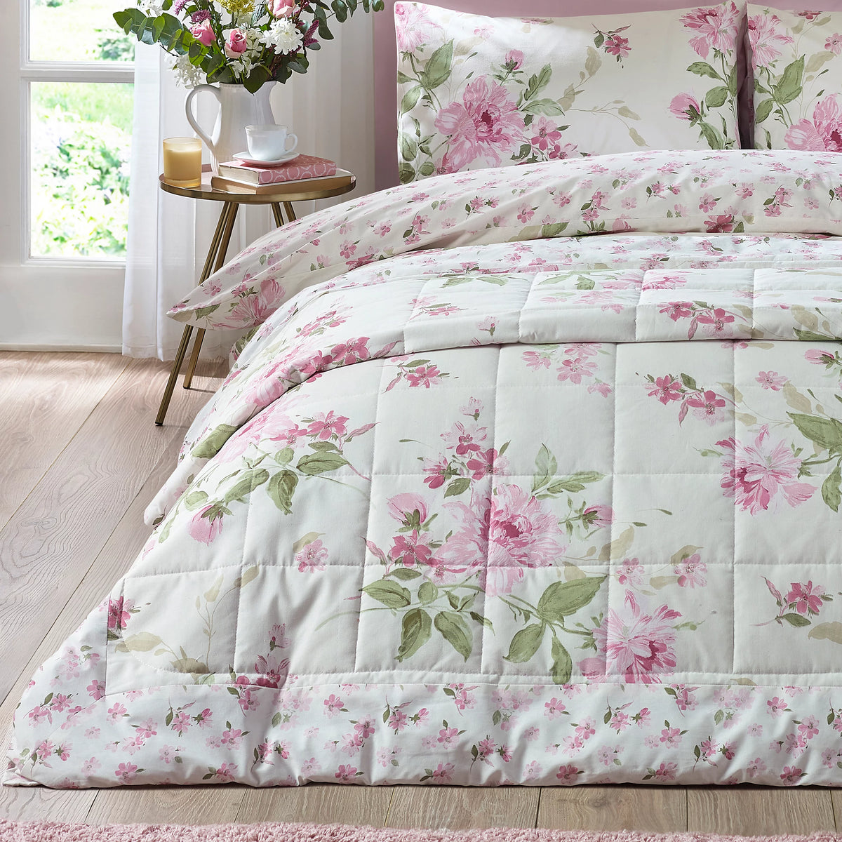 Catherine Lansfield Avebury Floral Reversible Quilted 220x230cm Bedspread Cream