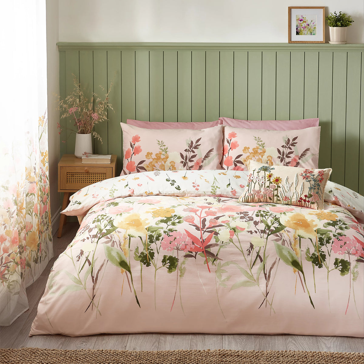 Catherine Lansfield Pink Countryside Floral Reversible Duvet Cover Set