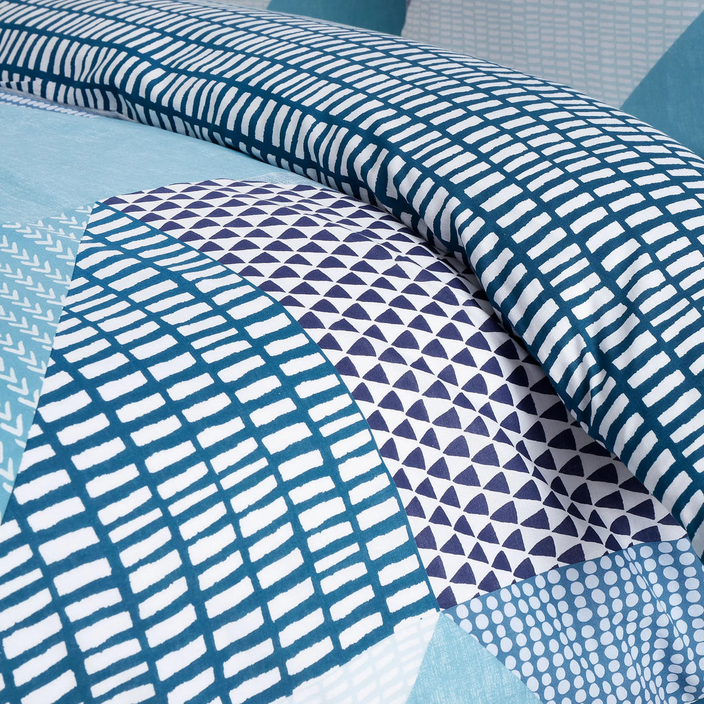 Catherine Lansfield Larsson Geo Duvet Cover Set Teal