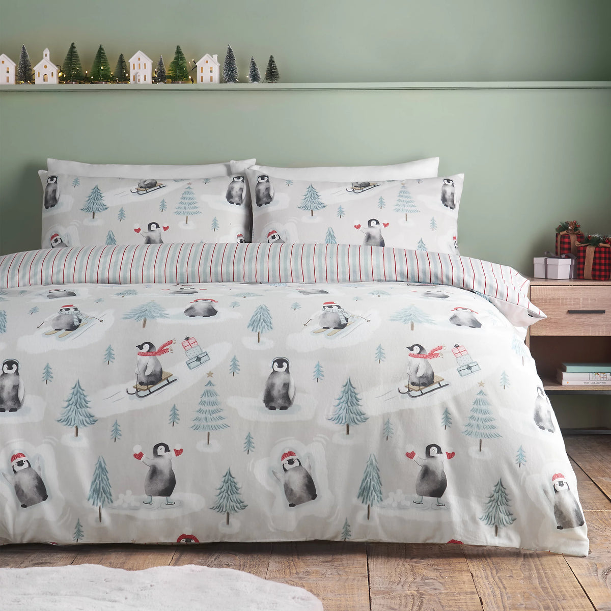 Catherine Lansfield Brushed 100% Cotton Christmas Penguins Duvet Cover Set