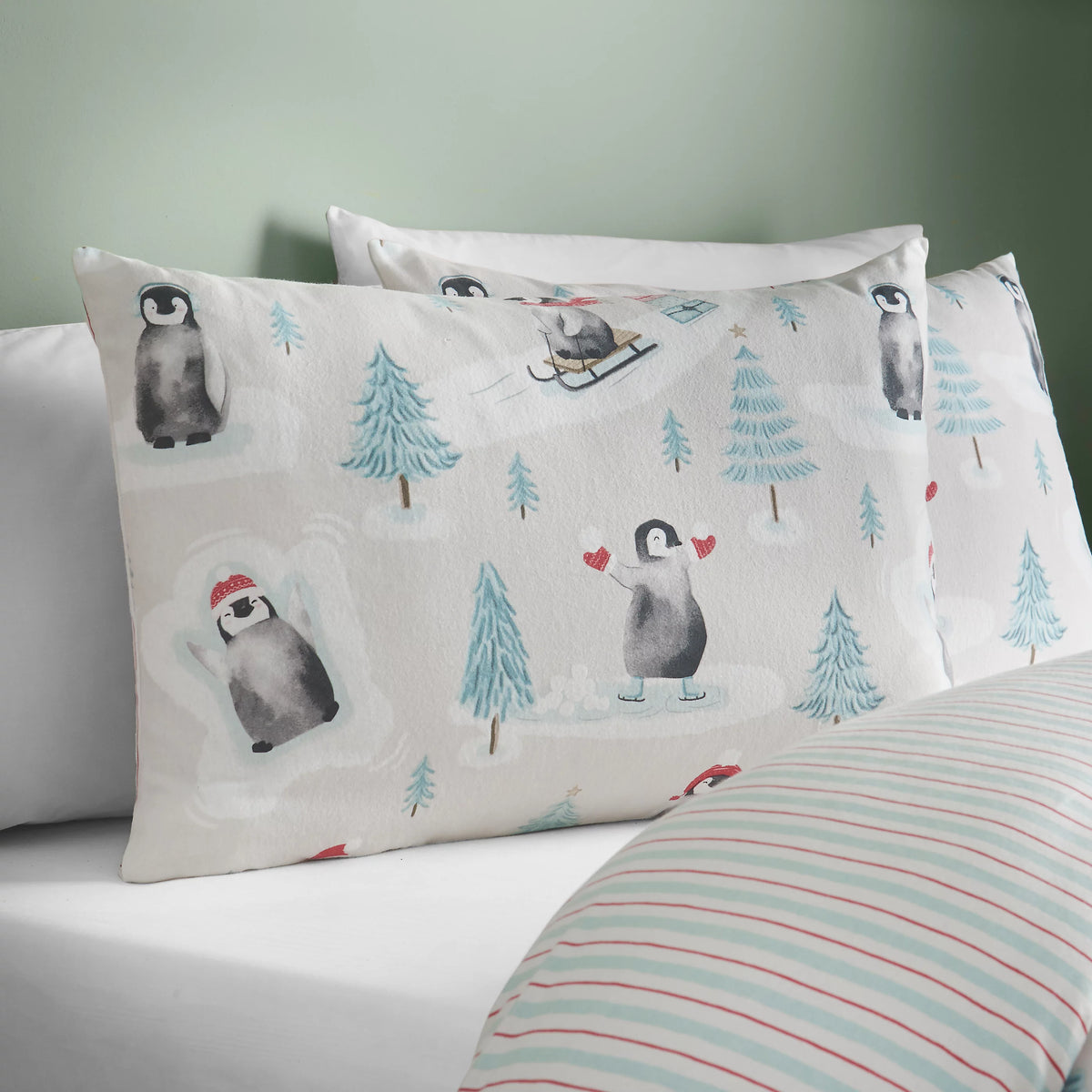 Catherine Lansfield Brushed 100% Cotton Christmas Penguins Duvet Cover Set