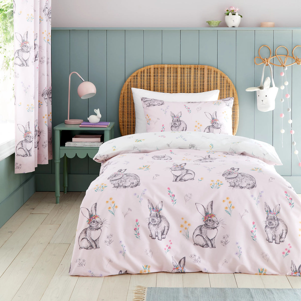 Catherine Lansfield Bunny Tails Ditsy Flowers Reversible Duvet Cover Set in Pink
