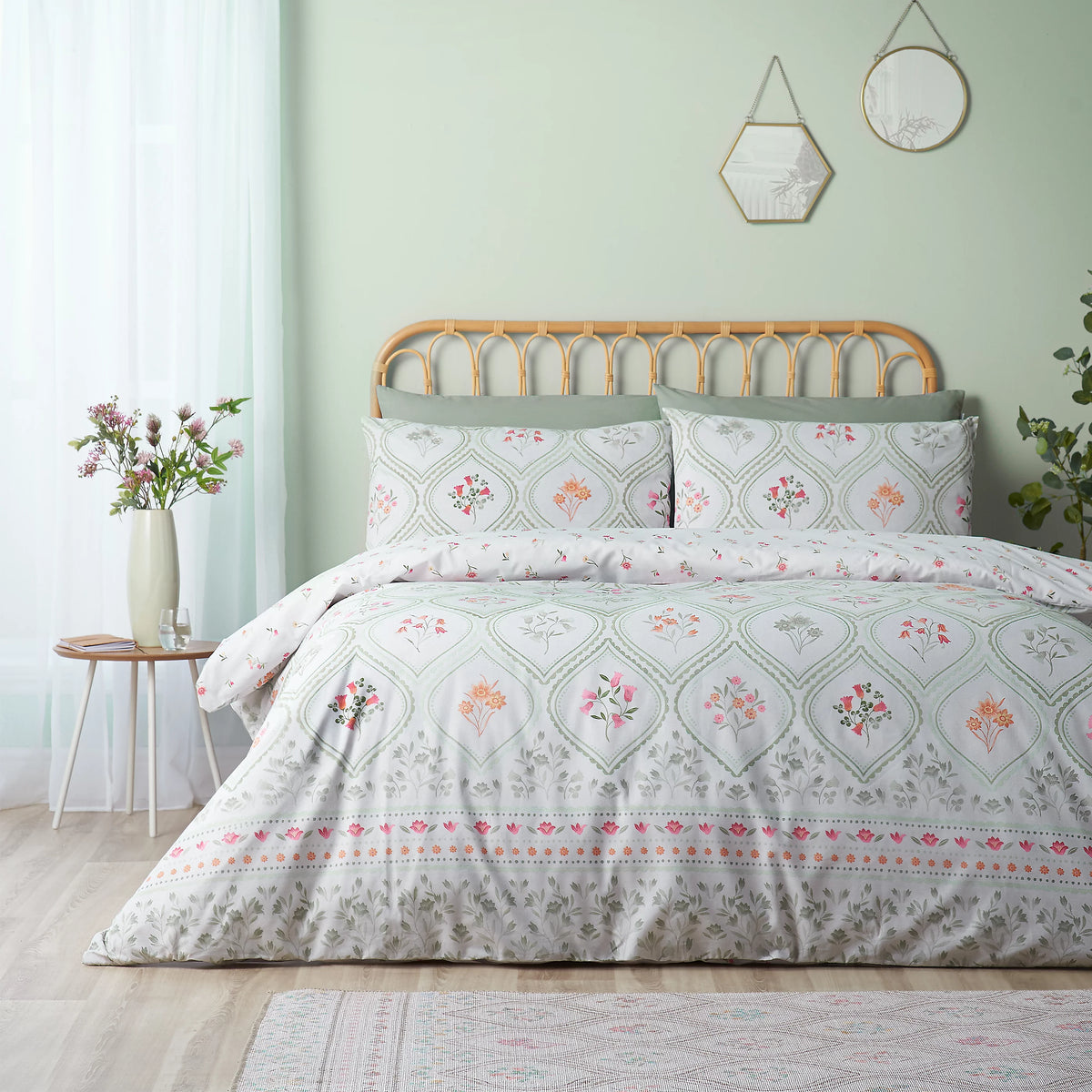 Catherine Lansfield Cameo Floral Reversible Duvet Cover Set Soft Green