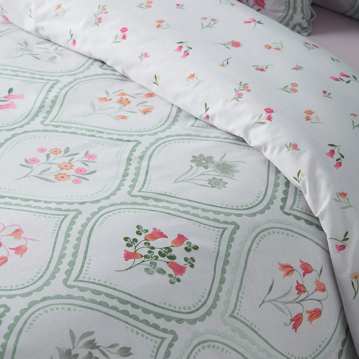 Catherine Lansfield Cameo Floral Reversible Duvet Cover Set Soft Green