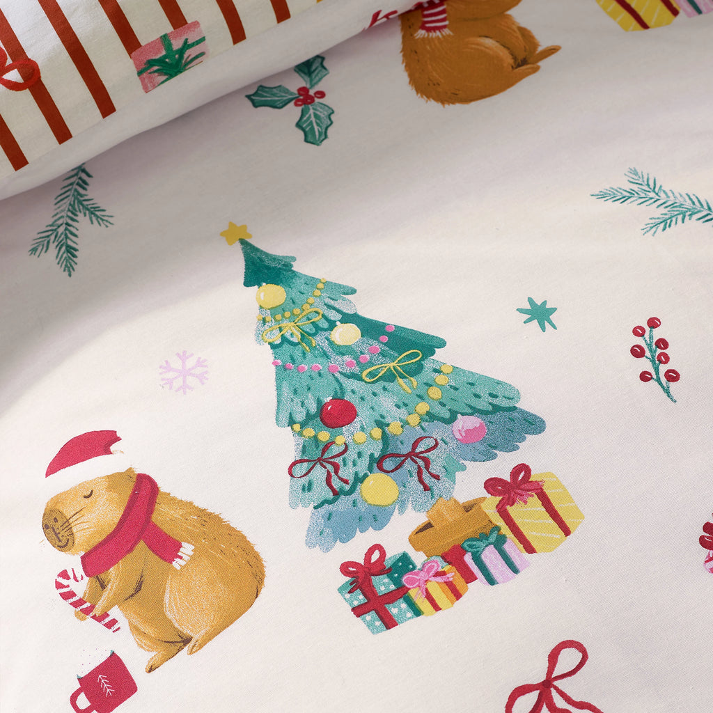 Catherine Lansfield Capybara Christmas Duvet Cover Set