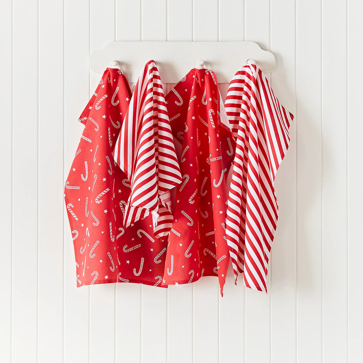 Catherine Lansfield Christmas Candy Cane Cotton Tea Towels 4 Pack in White / Red