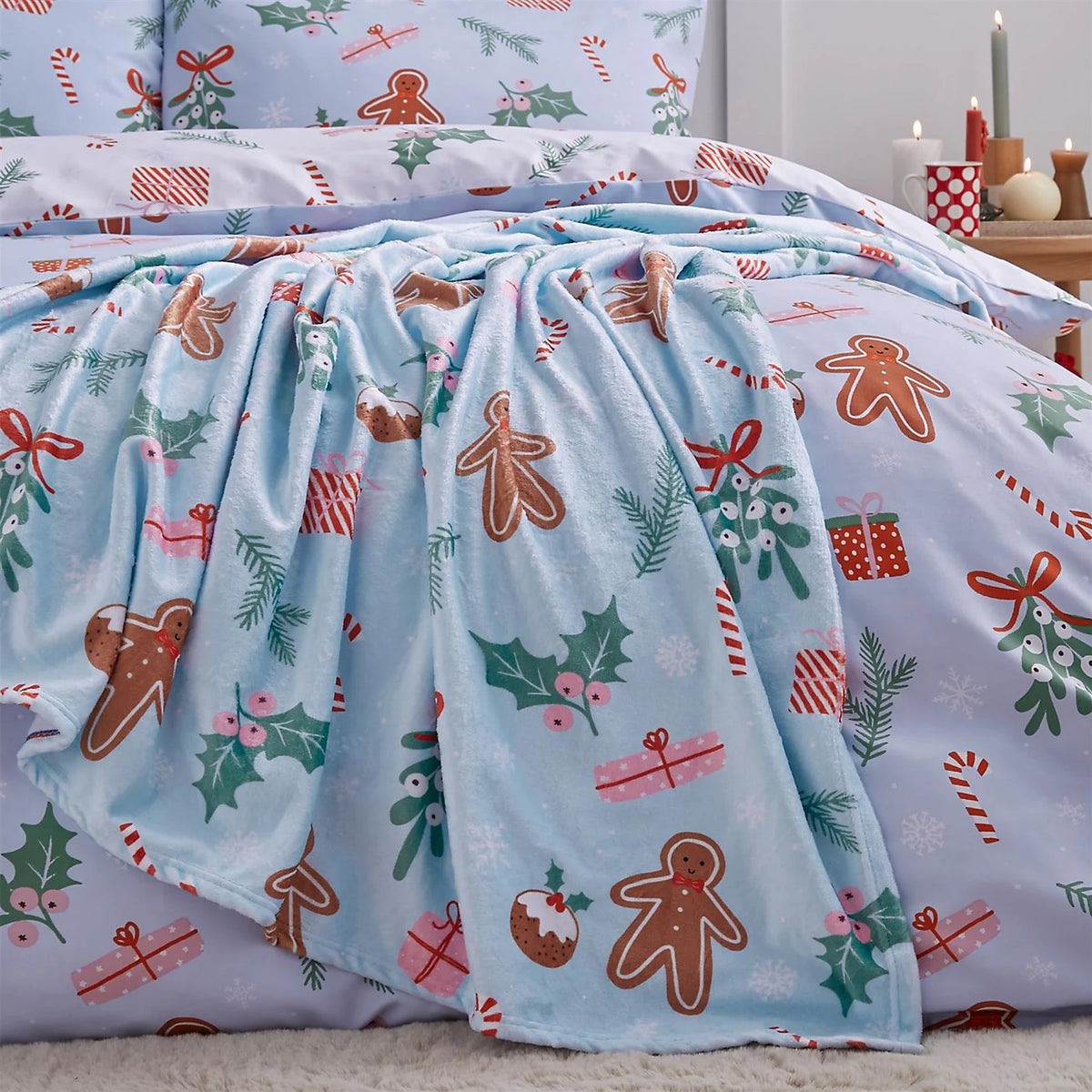Catherine Lansfield Blue Christmas Gingerbread Soft and Cosy Fleece Throw