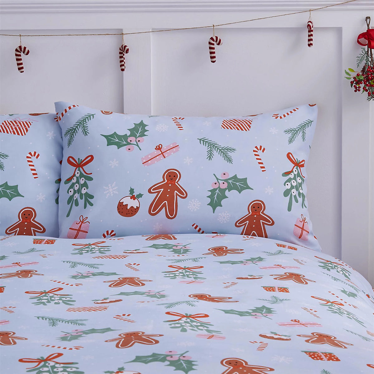 Catherine Lansfield Christmas Gingerbread Multicolour Duvet Cover Set