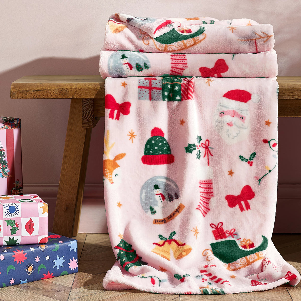 Catherine Lansfield Pink Christmas Happy Holidays Cosy Fleece Blanket Throw
