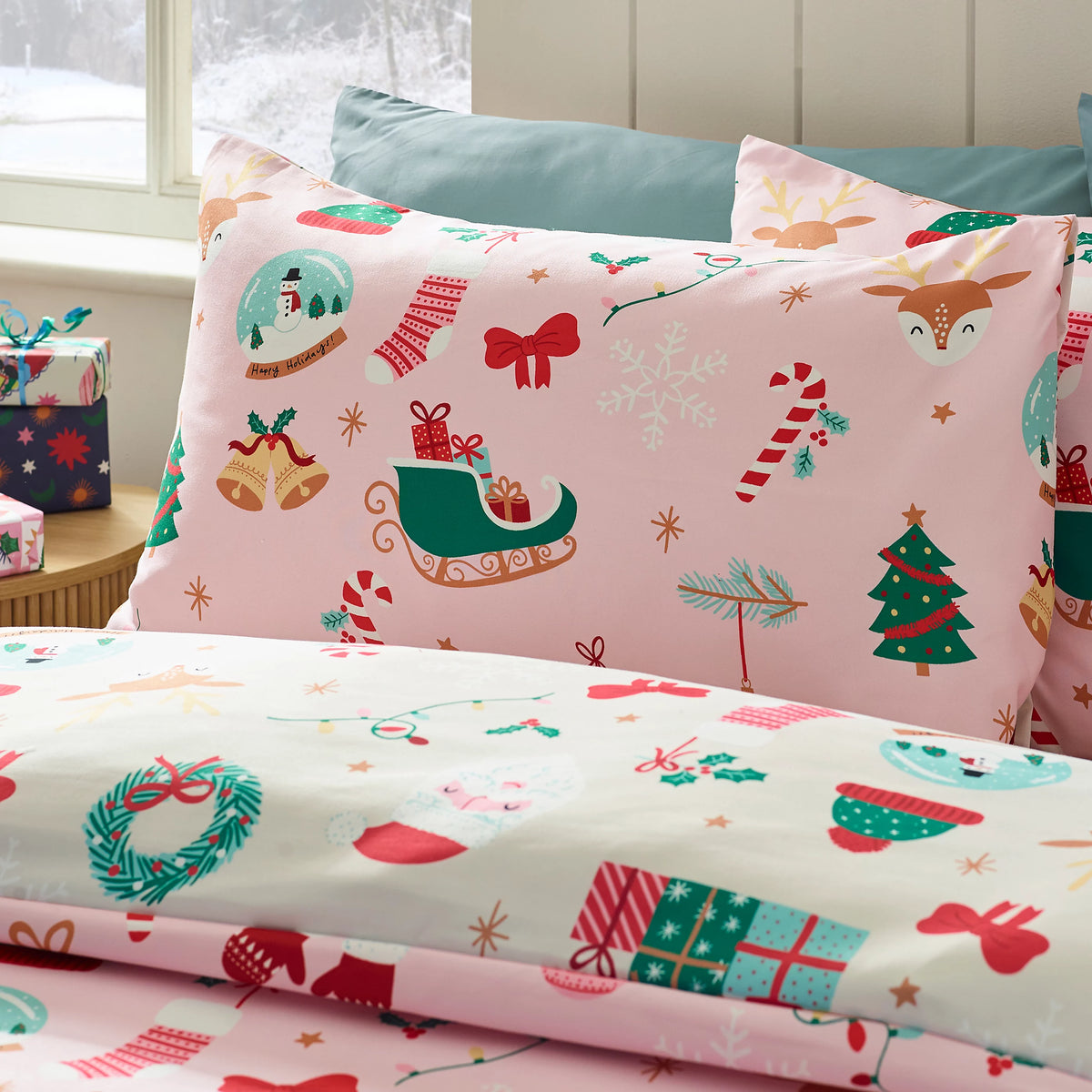 Catherine Lansfield Christmas Happy Holidays Duvet Cover Set