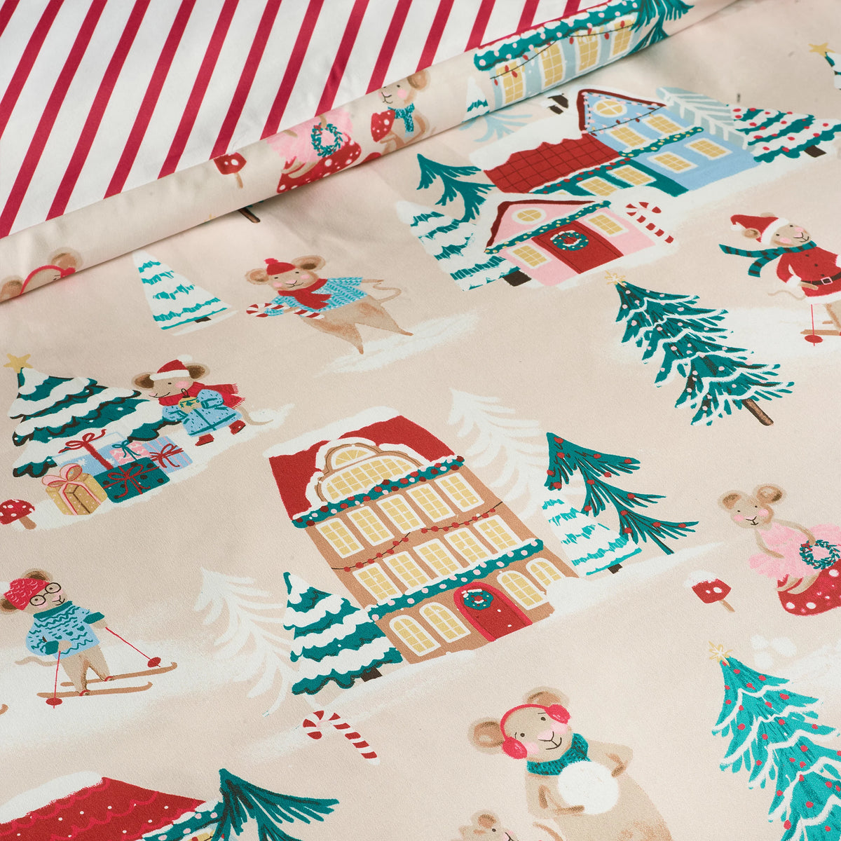 Catherine Lansfield Christmas Mouse Town festive mice duvet cover set, close up detail of fabric