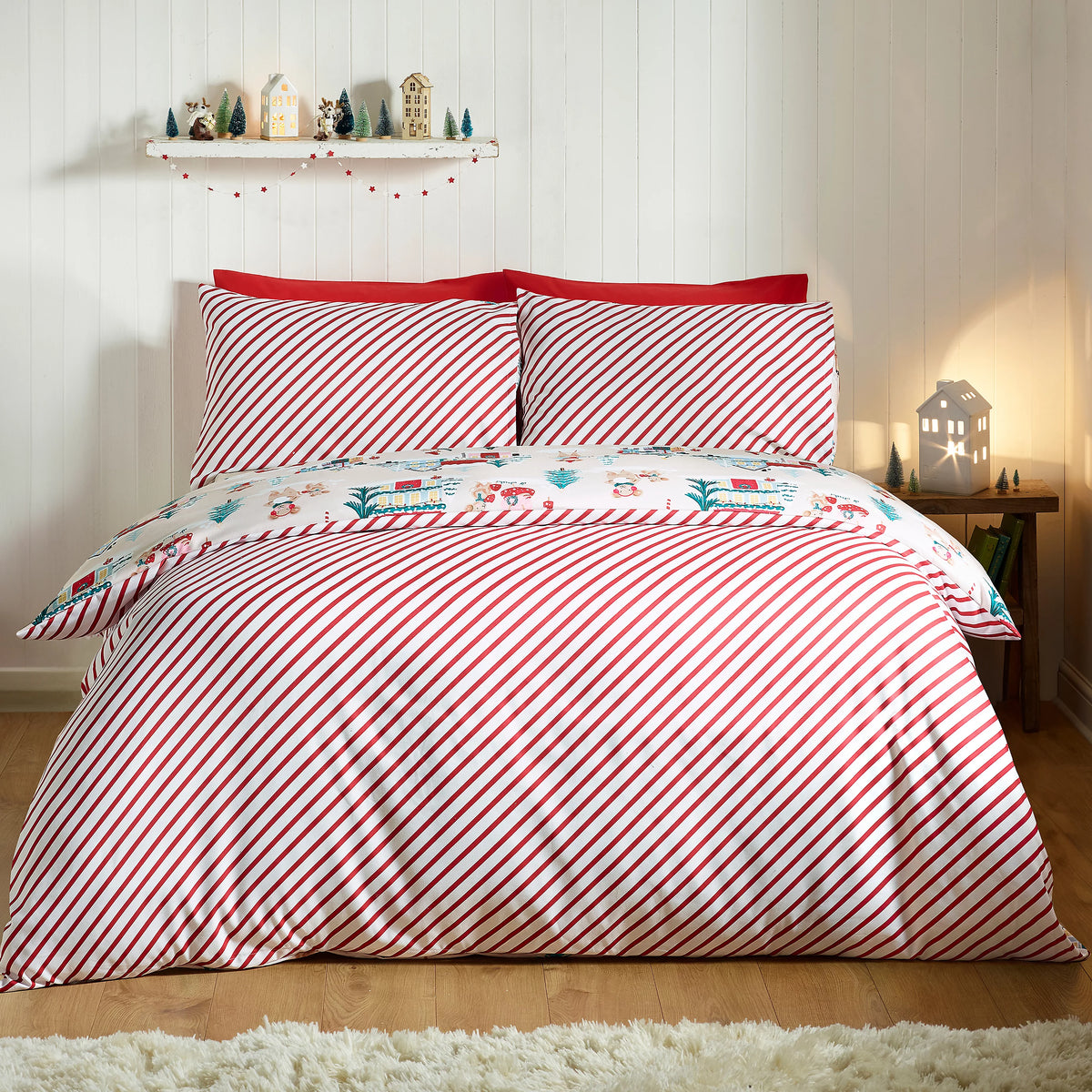 Catherine Lansfield Christmas Mouse Town festive mice duvet cover set, reverse design.