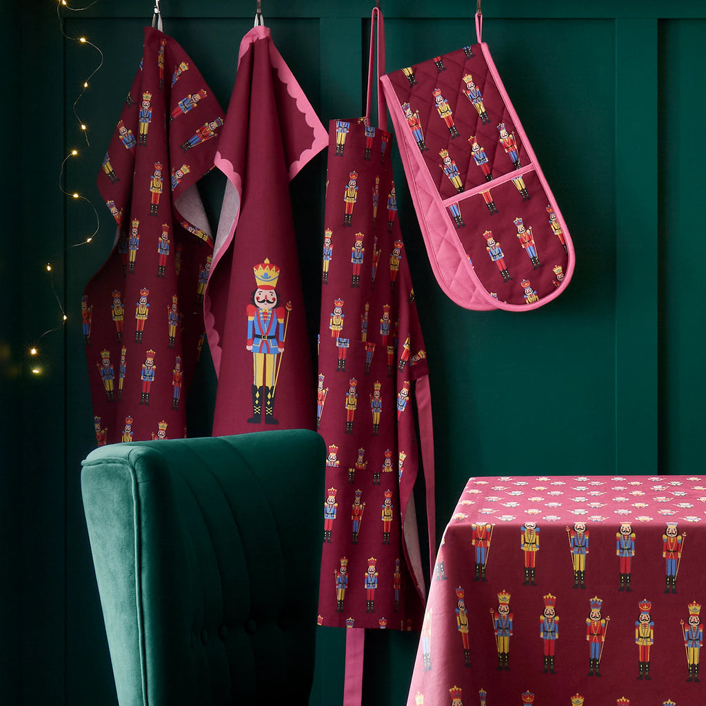 Catherine Lansfield Christmas Nutcracker Cotton Tea Towels 4 Pack in Plum