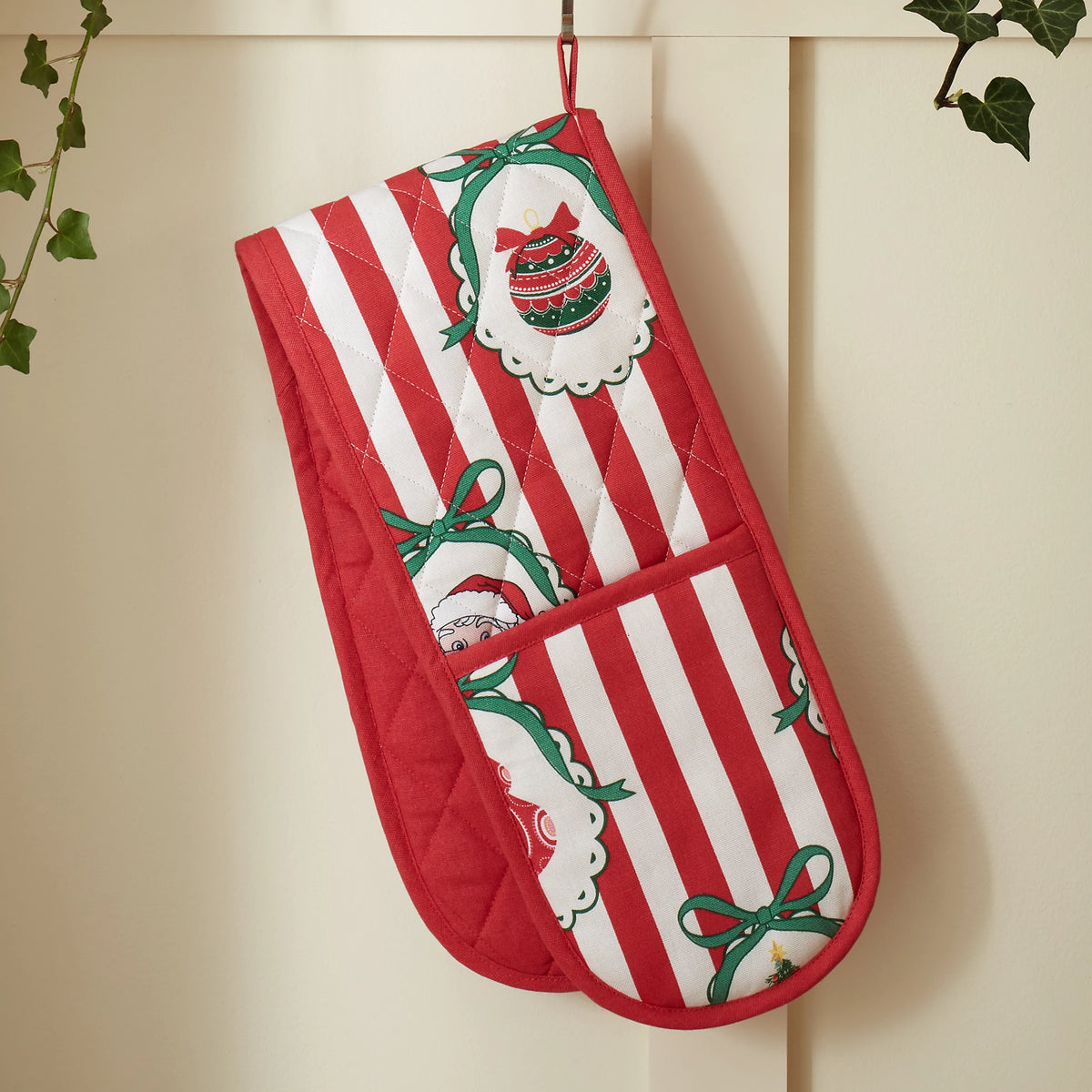 Catherine Lansfield Christmas Vintage Stripe Cotton Double Oven Glove in Red