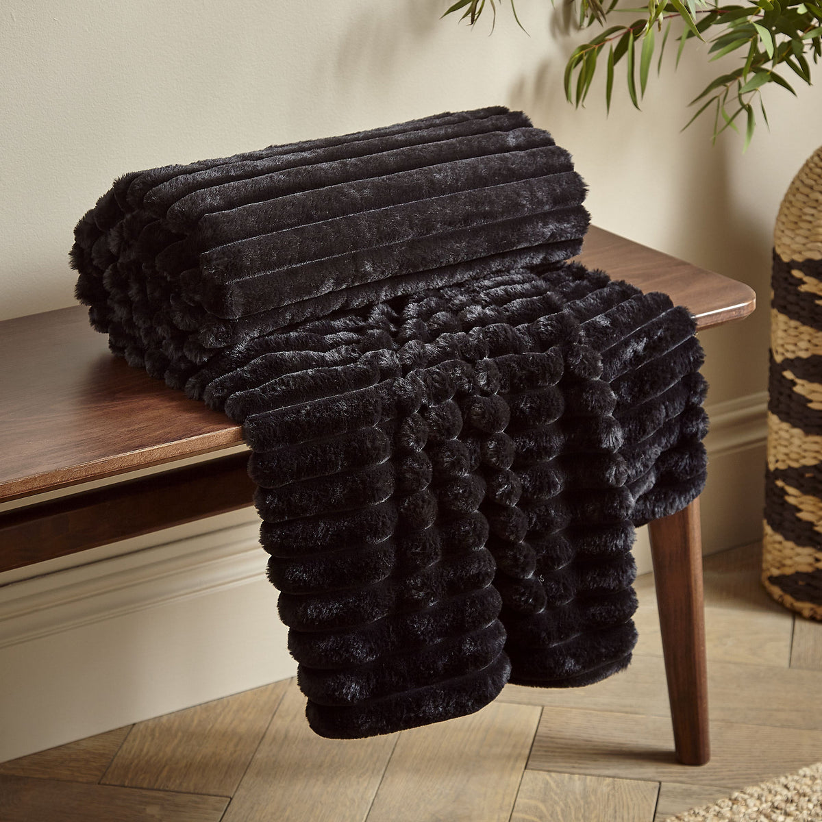 Catherine Lansfield Black Soft and Cosy Ribbed Faux Fur Throw