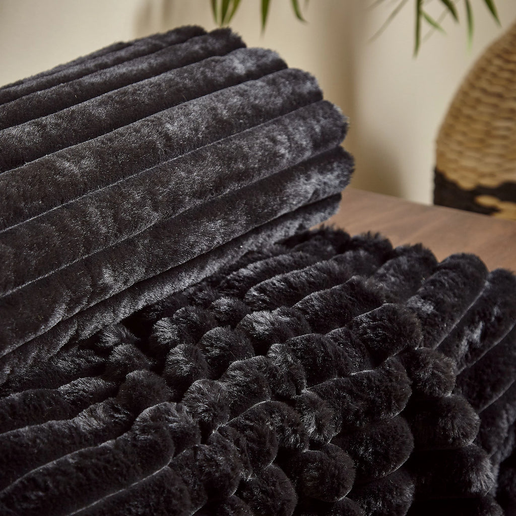 Catherine Lansfield Black Soft and Cosy Ribbed Faux Fur Throw