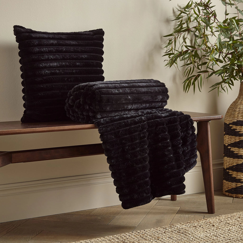 Catherine Lansfield Black Soft and Cosy Ribbed Faux Fur Throw