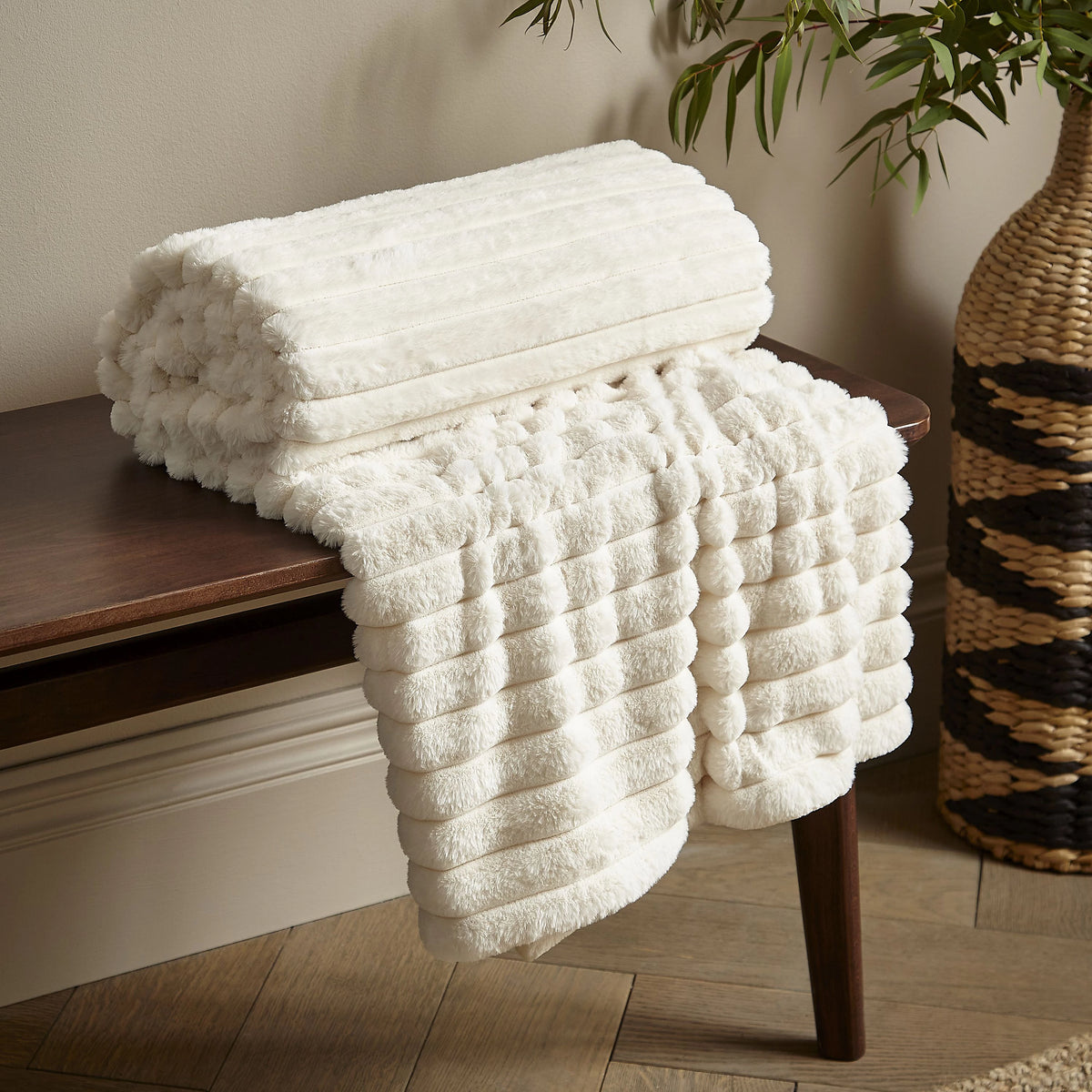 Catherine Lansfield Cream Soft and Cosy Ribbed Faux Fur Throw