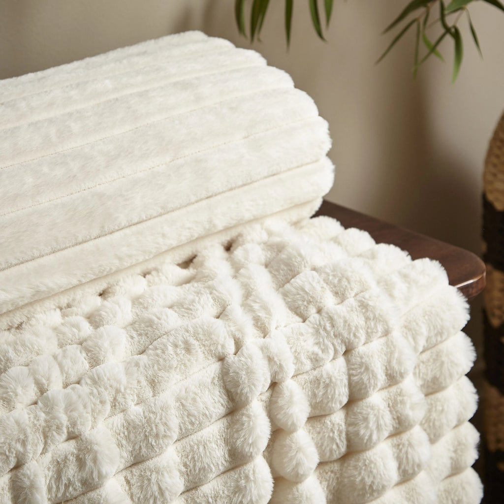 Catherine Lansfield Cream Soft and Cosy Ribbed Faux Fur Throw