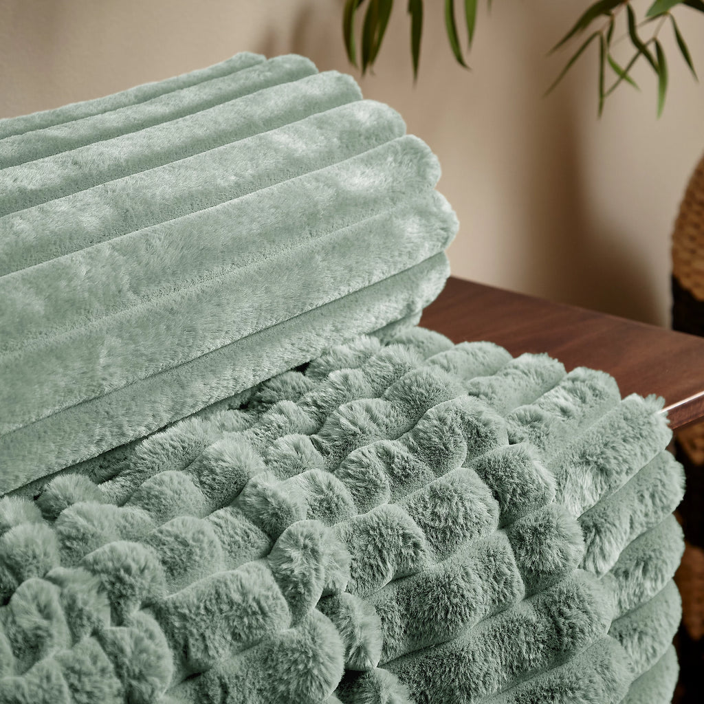 Catherine Lansfield Green Soft and Cosy Ribbed Faux Fur Throw