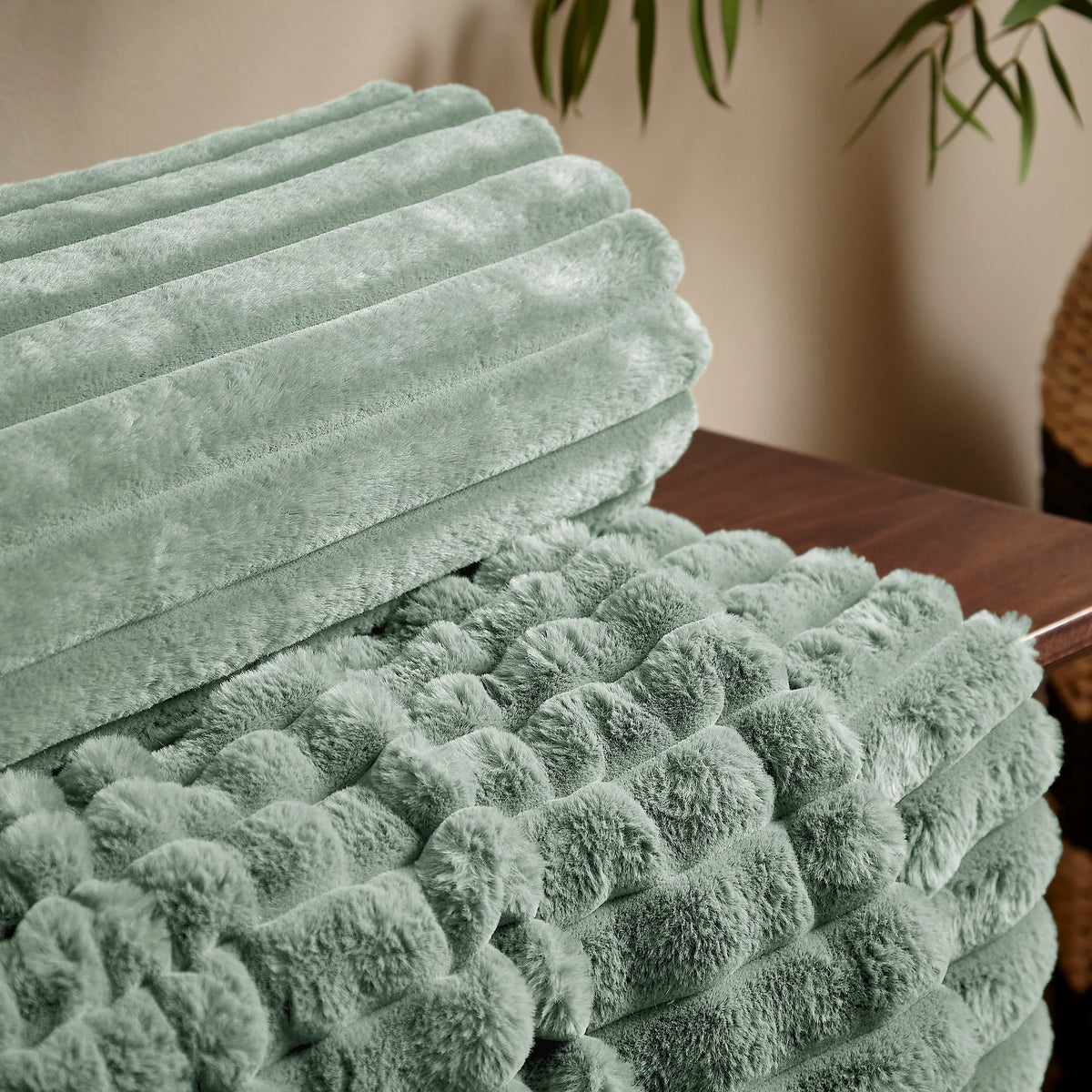 Catherine Lansfield Green Soft and Cosy Ribbed Faux Fur Throw