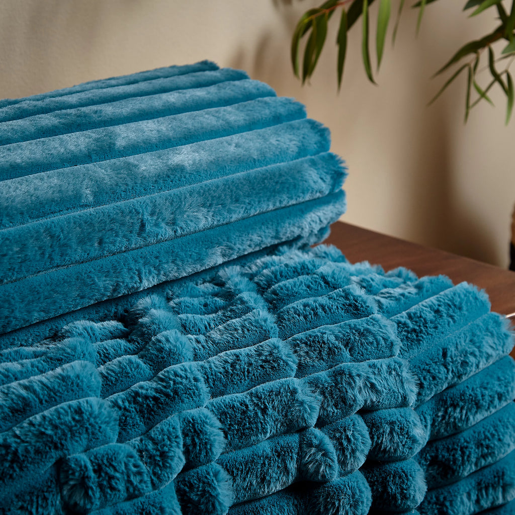 Catherine Lansfield Teal Green Soft and Cosy Ribbed Faux Fur Throw