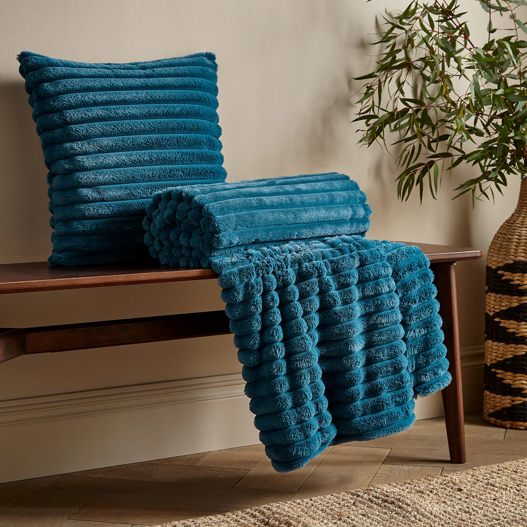 Catherine Lansfield Teal Green Soft and Cosy Ribbed Faux Fur Throw