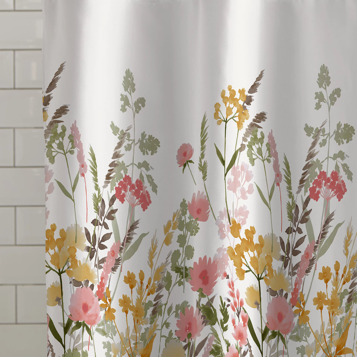 Catherine Lansfield Countryside Floral Shower Curtain in Pink 180 x 180cm