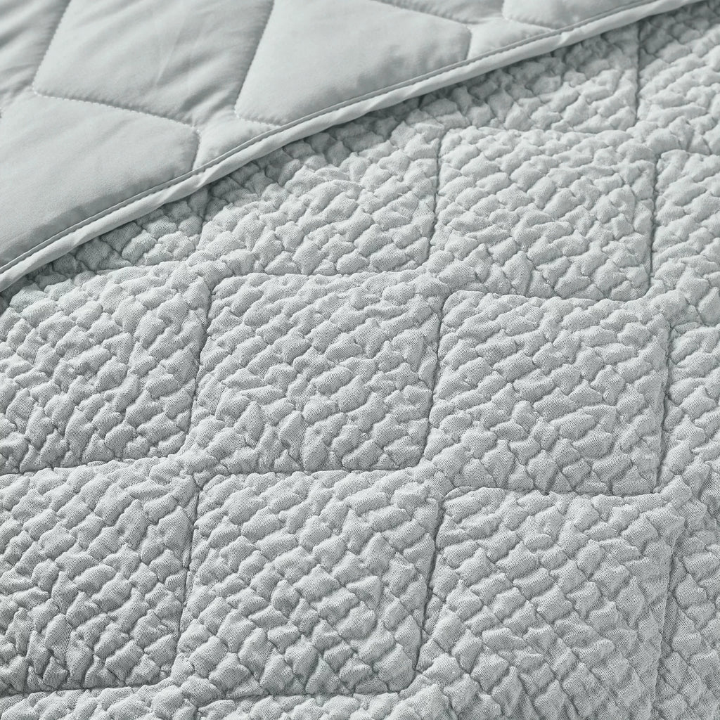 Catherine Lansfield Crinkle Seersucker Texture 220x220cm Bedspread - Green