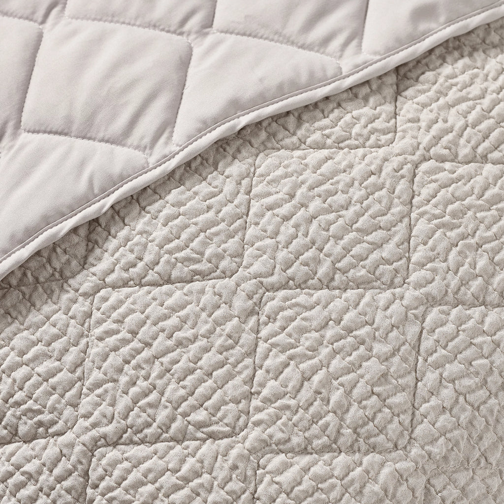 Catherine Lansfield Crinkle Seersucker Texture 220x220cm Bedspread - Natural