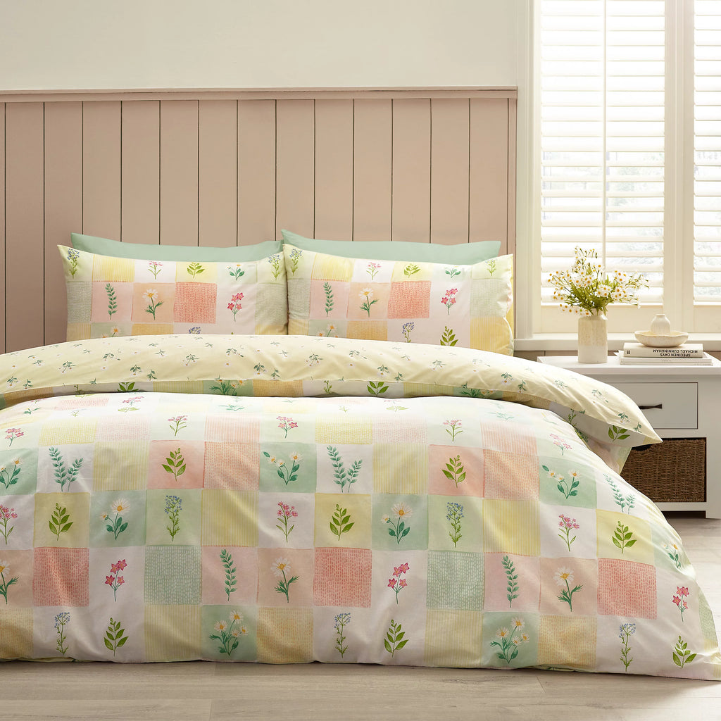 Catherine Lansfield Daisy Patchwork Reversible Duvet Cover Set Yellow
