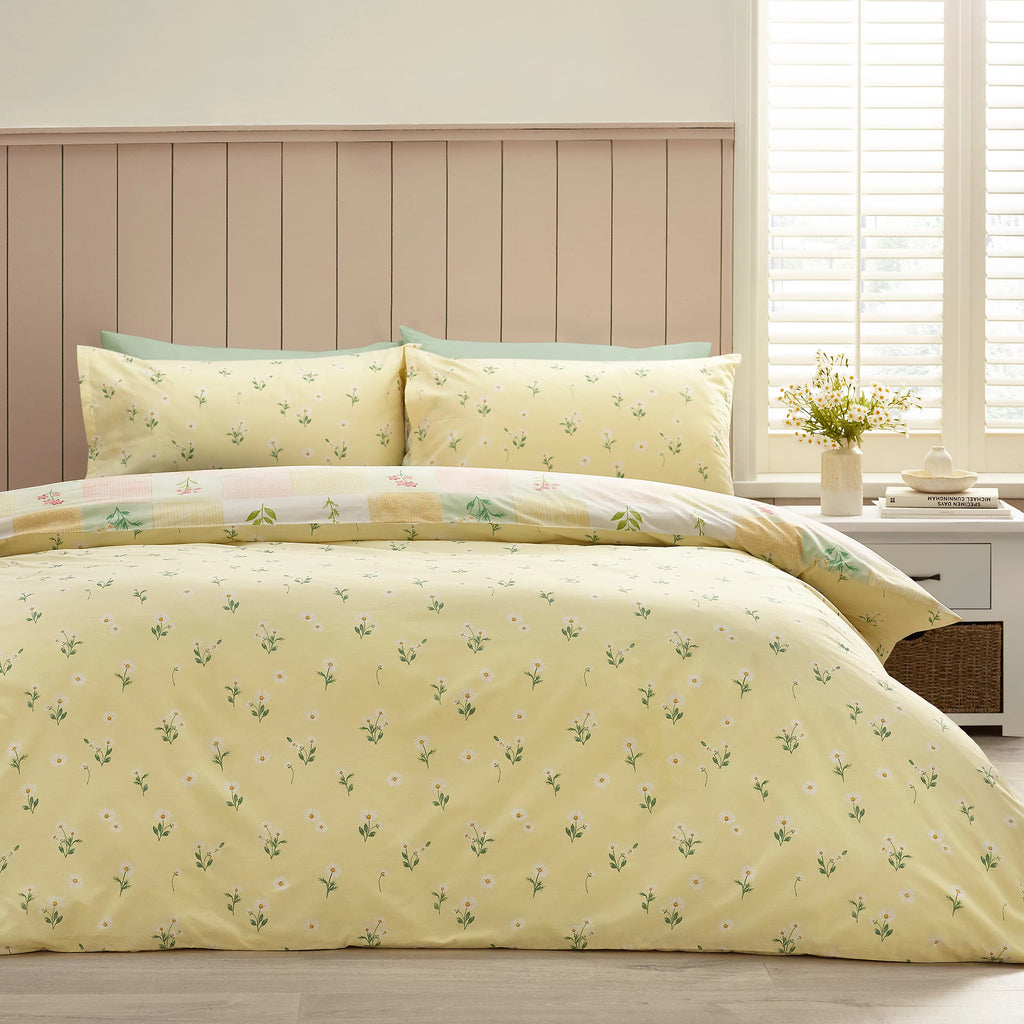 Catherine Lansfield Daisy Patchwork Reversible Duvet Cover Set Yellow