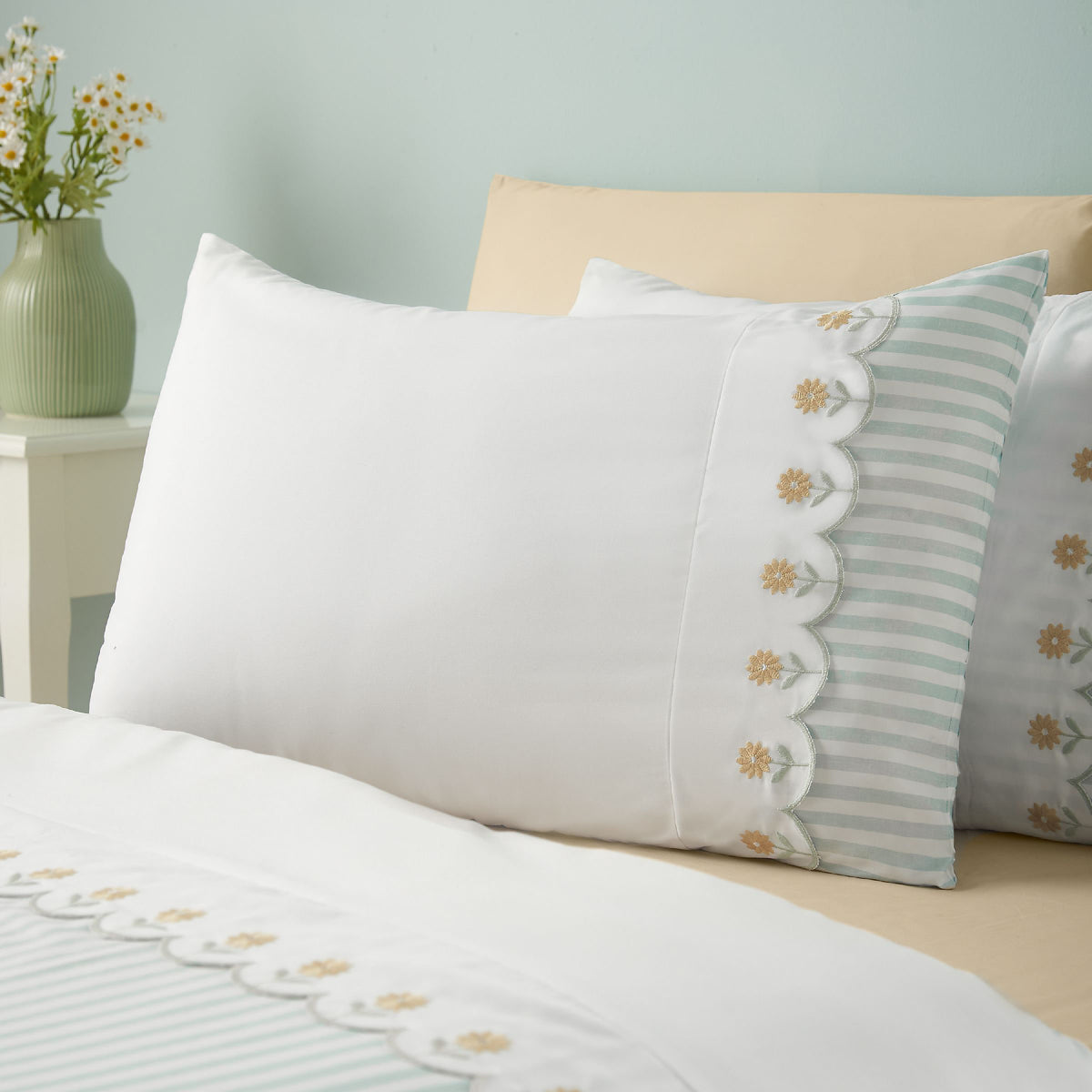Catherine Lansfield Embroidered Daisy Soft Touch Duvet Cover Set Sage Green