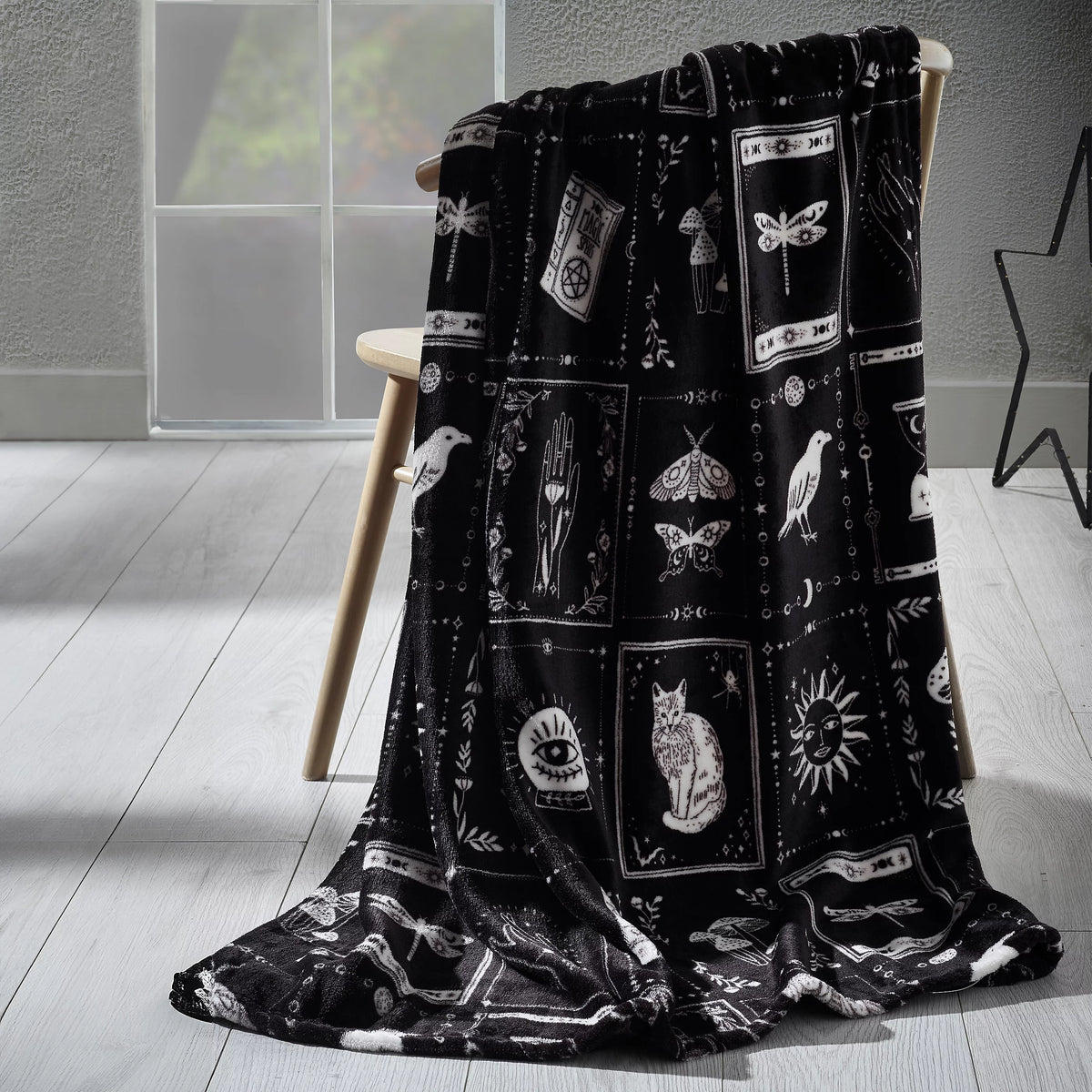 Catherine Lansfield Black Enchanted Witchcraft Cosy Fleece Blanket Throw