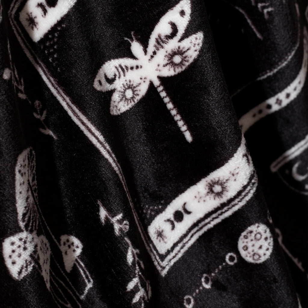 Catherine Lansfield Black Enchanted Witchcraft Cosy Fleece Blanket Throw