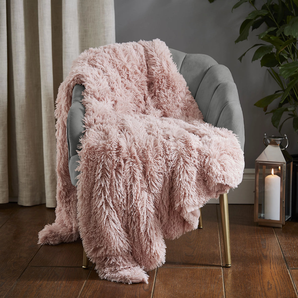 Catherine Lansfield Extra Large Cuddly Deep Pile Faux Fur Family Blanket Throw Blush Pink