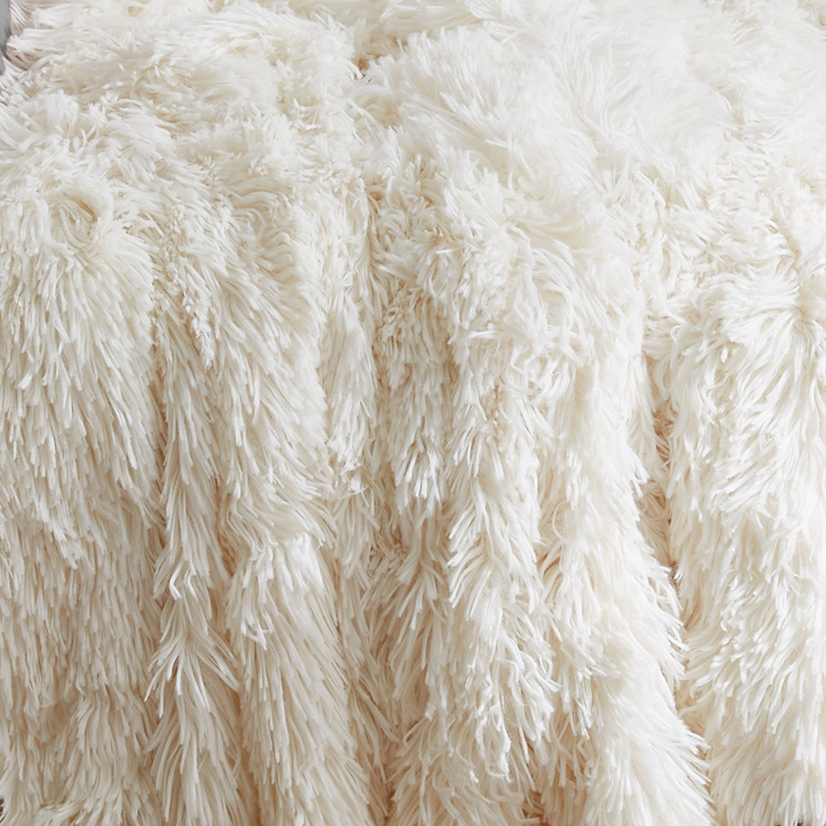 Catherine Lansfield Extra Large Cuddly Deep Pile Faux Fur Family Blanket Throw Cream