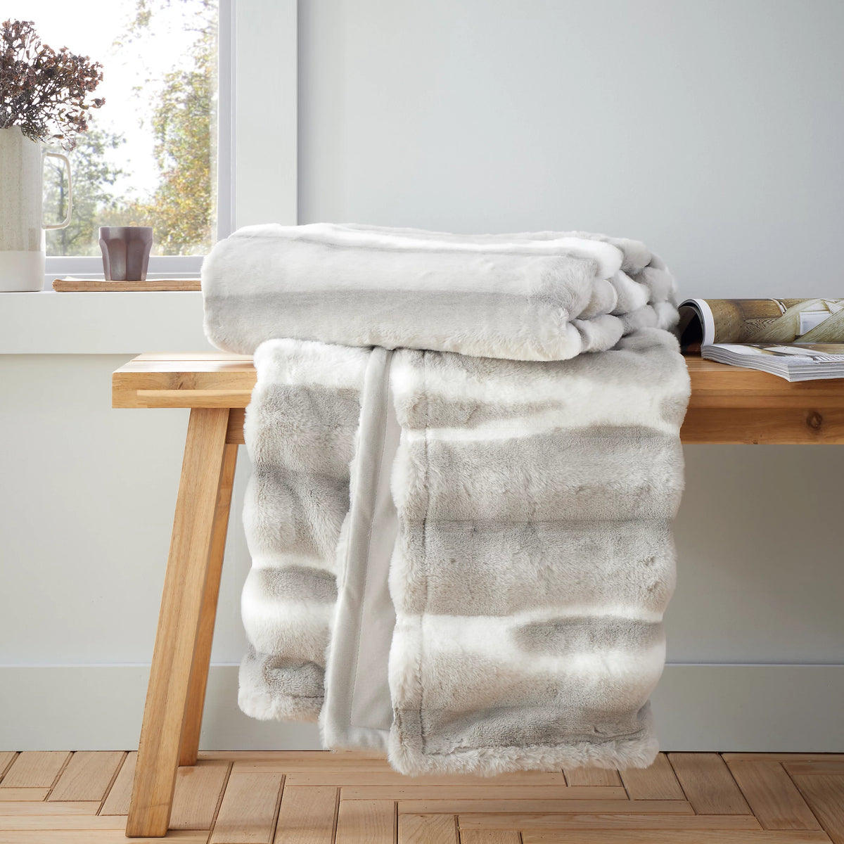 Catherine Lansfield Flint Cosy Faux Fur 130x170cm Blanket Throw Silver Grey