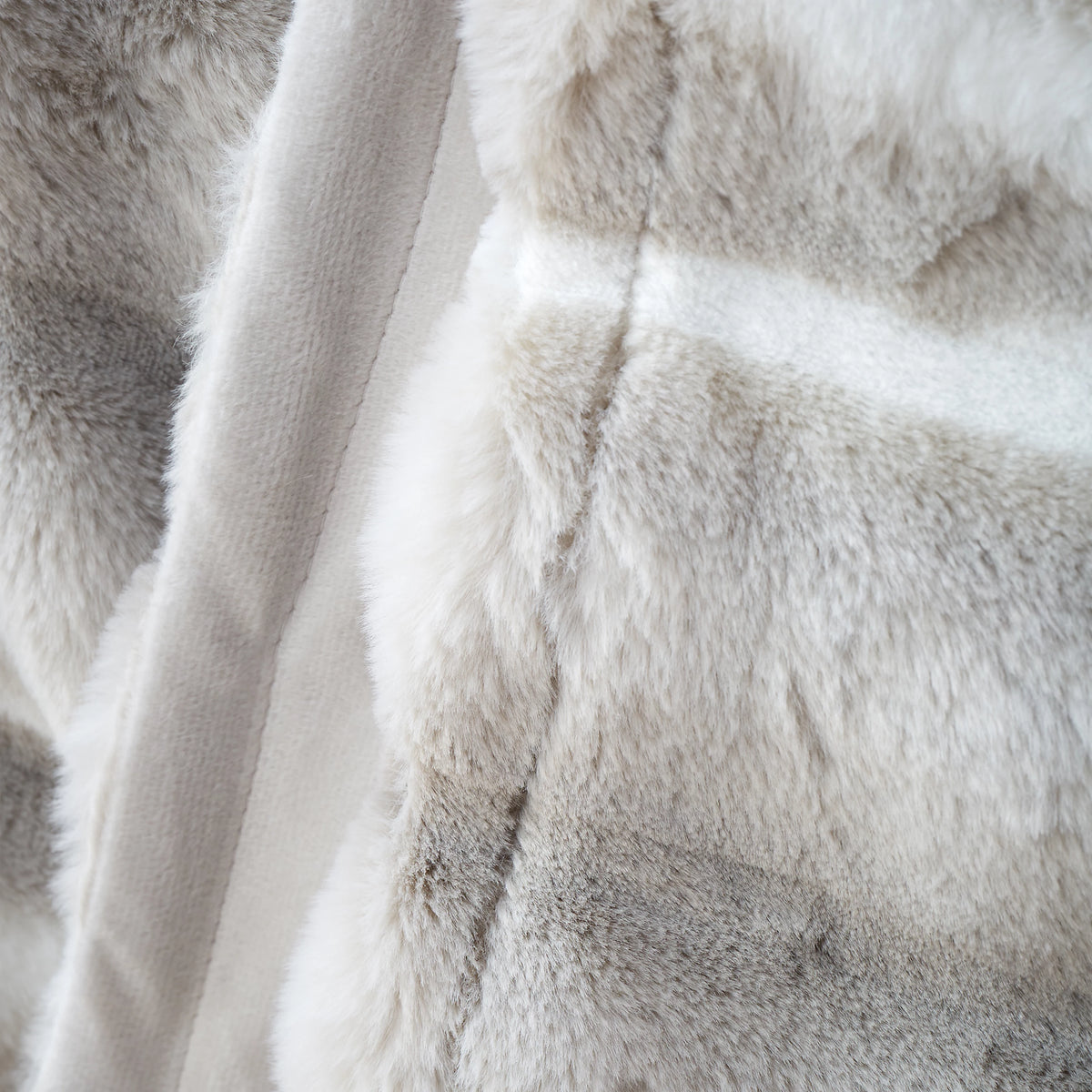 Catherine Lansfield Flint Cosy Faux Fur 130x170cm Blanket Throw Silver Grey