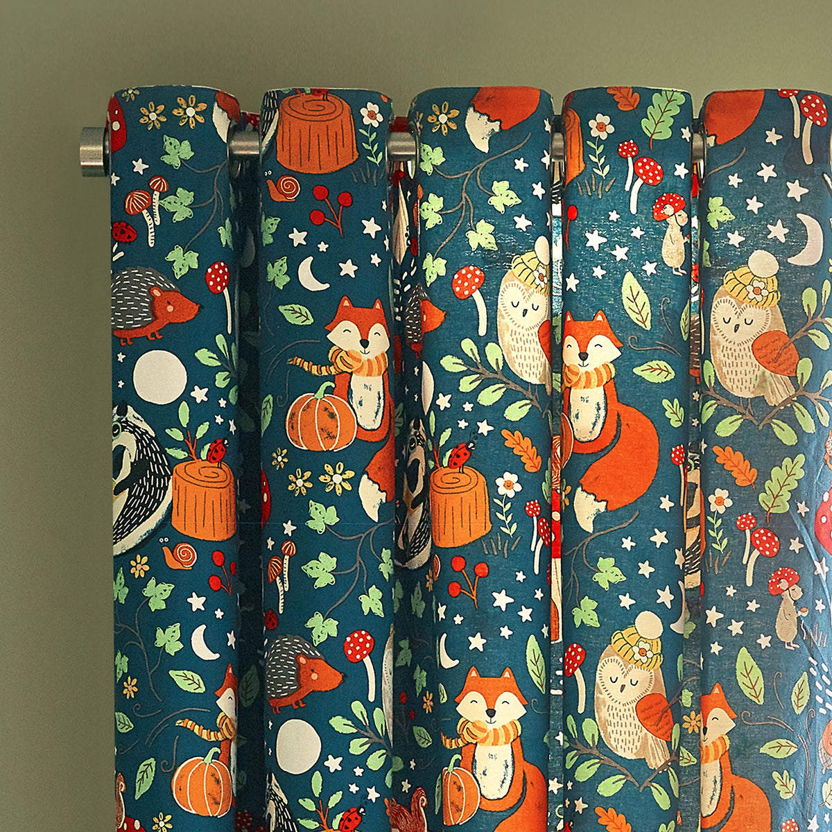 Catherine Lansfield Fox and Woodland Friends Fully Reversible Eyelet Curtains in Green 66 x 72 Inch