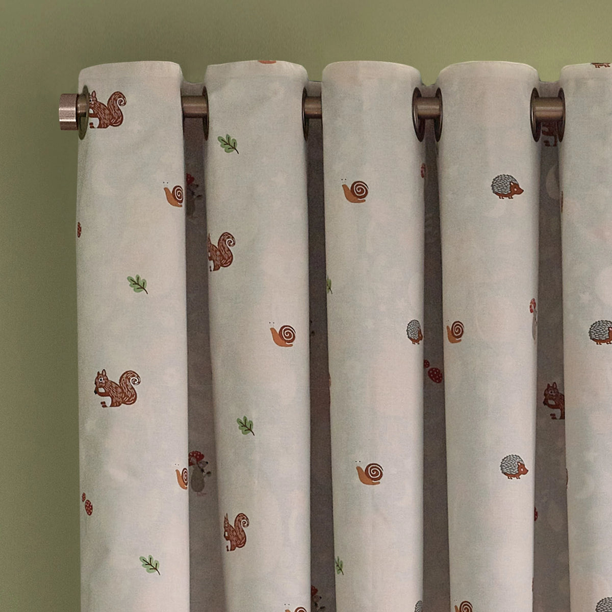 Catherine Lansfield Fox and Woodland Friends Fully Reversible Eyelet Curtains in Green 66 x 72 Inch