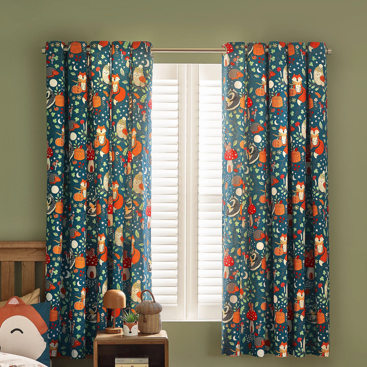 Catherine Lansfield Fox and Woodland Friends Fully Reversible Eyelet Curtains in Green 66 x 72 Inch