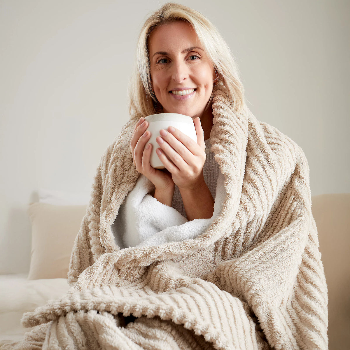 Catherine Lansfield Heat Buddy Cosy Super Thermal 220x230cm Blanket Bedspread Natural