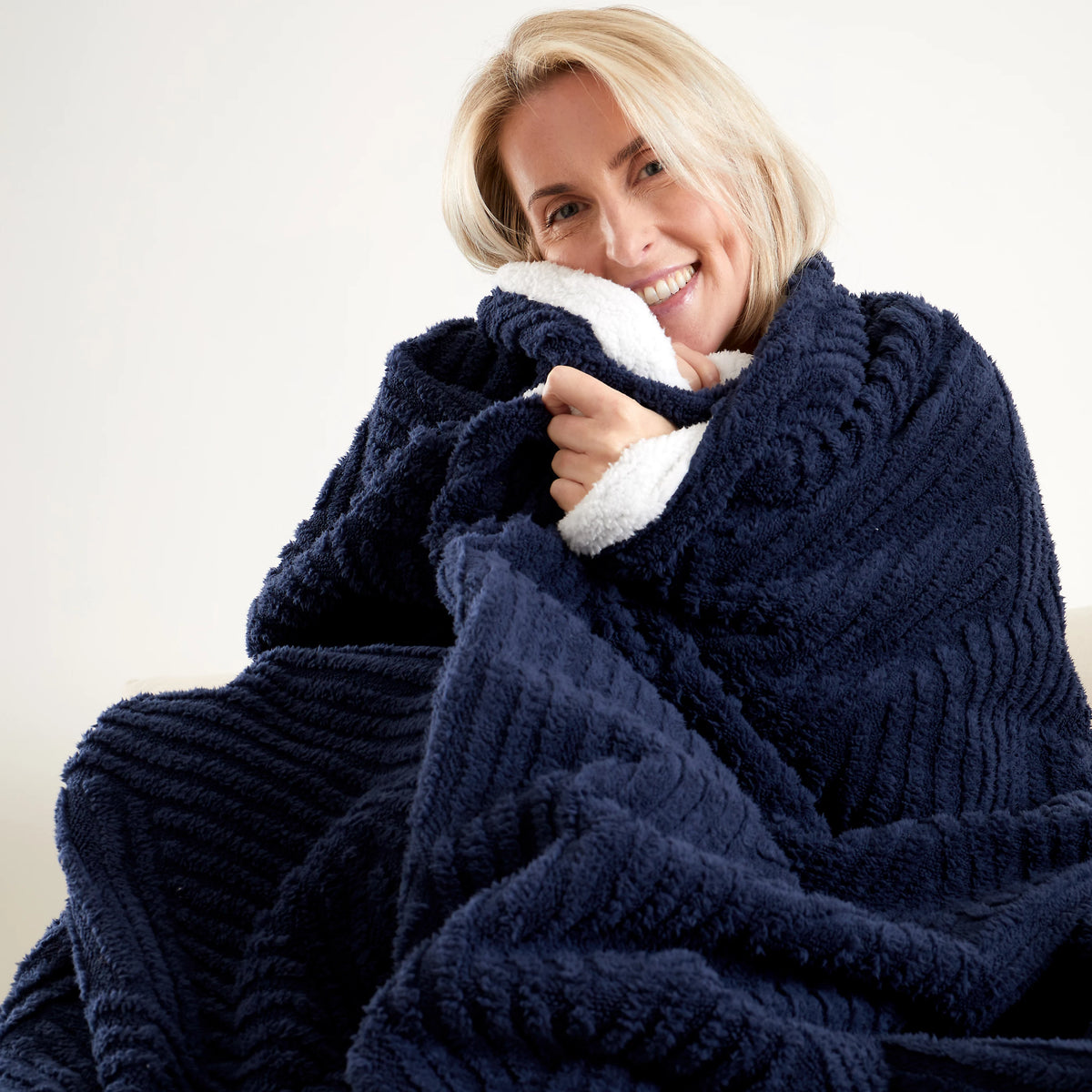 Catherine Lansfield Heat Buddy Cosy Super Thermal 220x230cm Blanket Bedspread Navy Blue