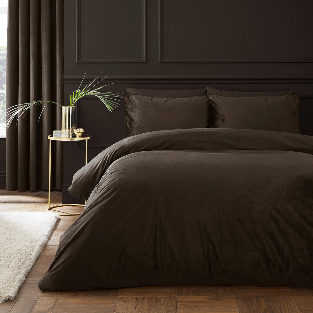 Catherine Lansfield Kingsley Soft Matt Velvet Duvet Cover Set Chocolate