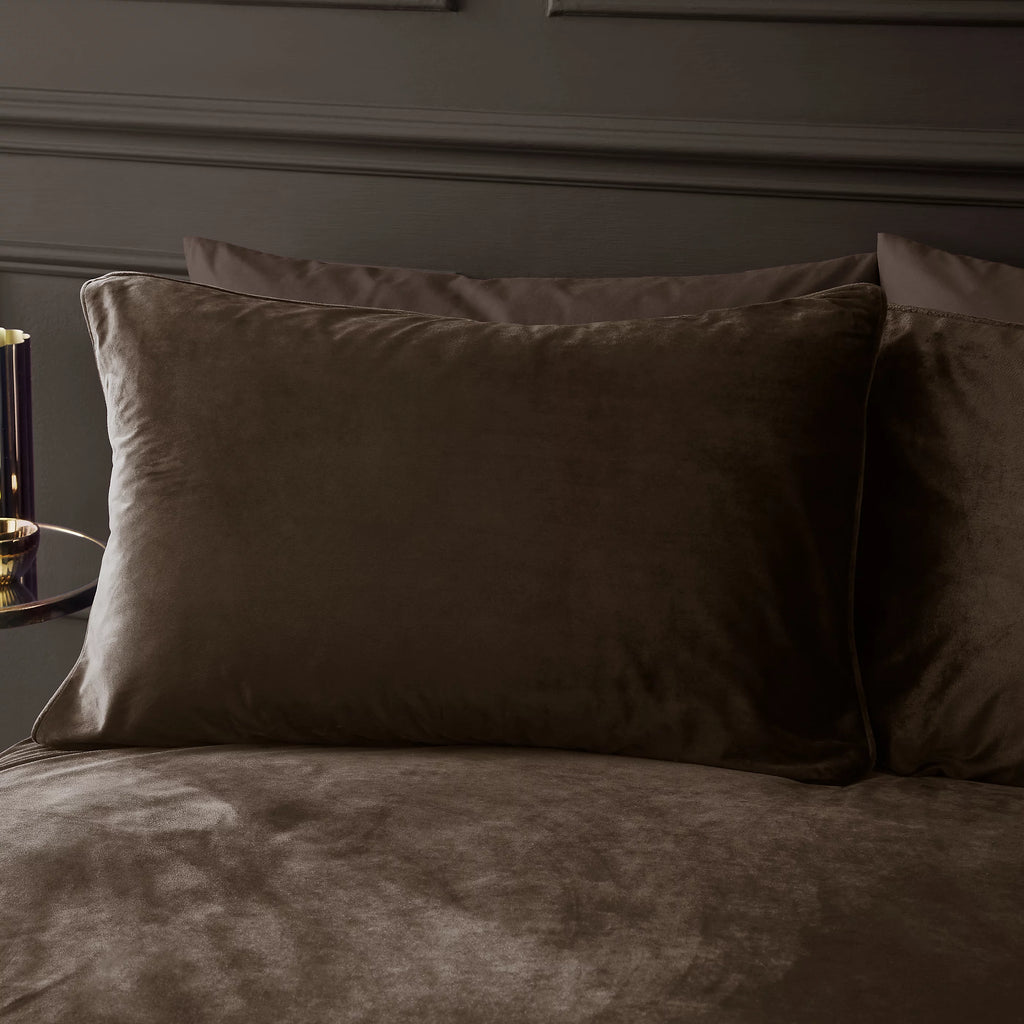 Catherine Lansfield Kingsley Soft Matt Velvet Duvet Cover Set Chocolate
