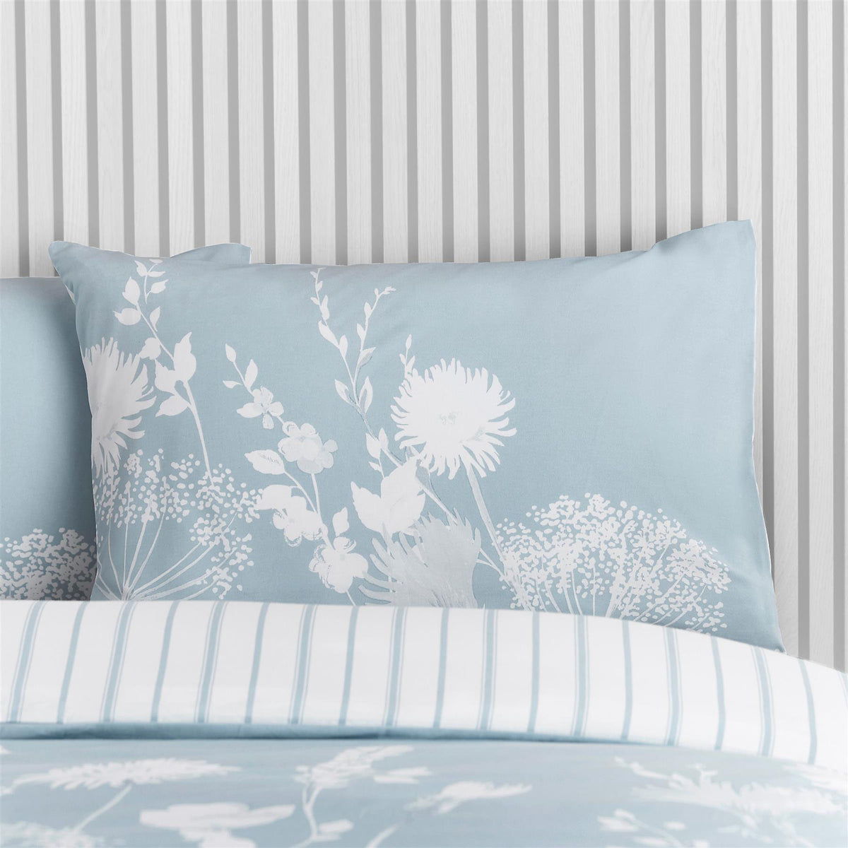 Catherine Lansfield Blue Meadowsweet Floral Reversible Duvet Cover Set